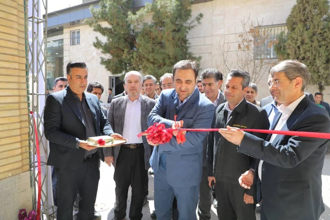 هتل نصر کارمانیا